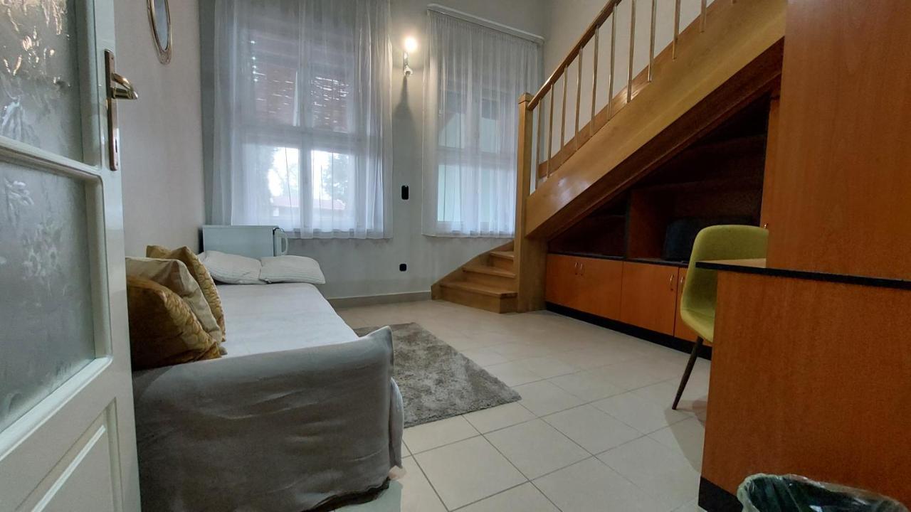 Family Apartman Дьюла Экстерьер фото