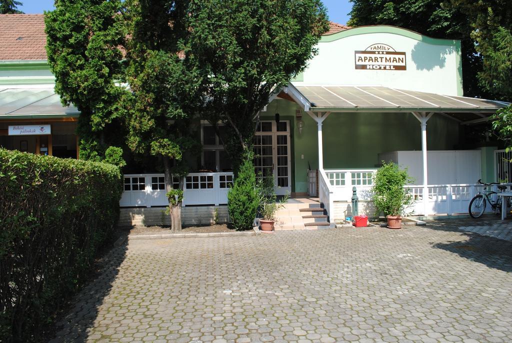 Family Apartman Дьюла Экстерьер фото